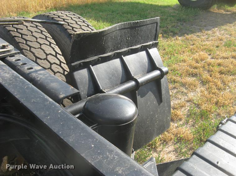 image for item DE2949 1994 White Gmc WG semi truck