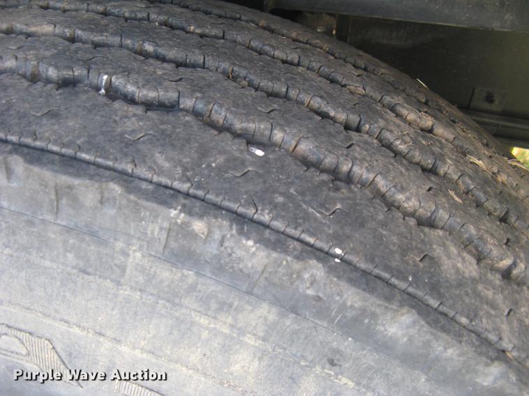 image for item DE2949 1994 White Gmc WG semi truck