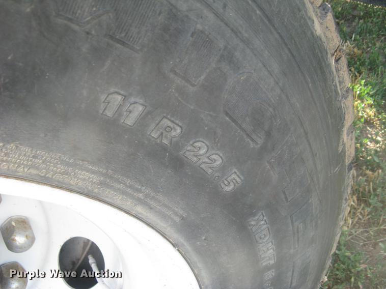 image for item DE2949 1994 White Gmc WG semi truck