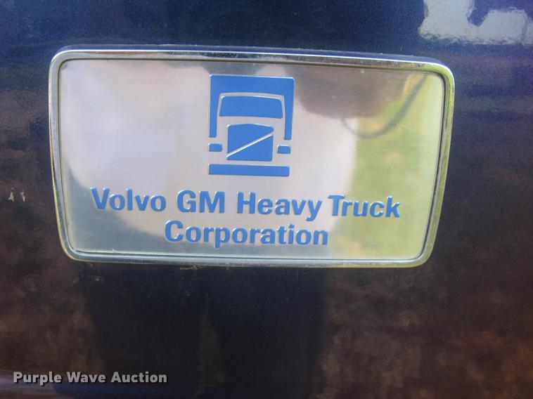 image for item DE2949 1994 White Gmc WG semi truck