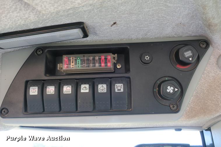 image for item DE3728 2005 Deutz Fahr Agrofarm 100 MFWD tractor