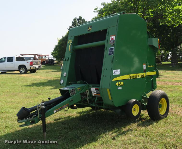 image for item DE3731 2009 John Deere 458 round baler
