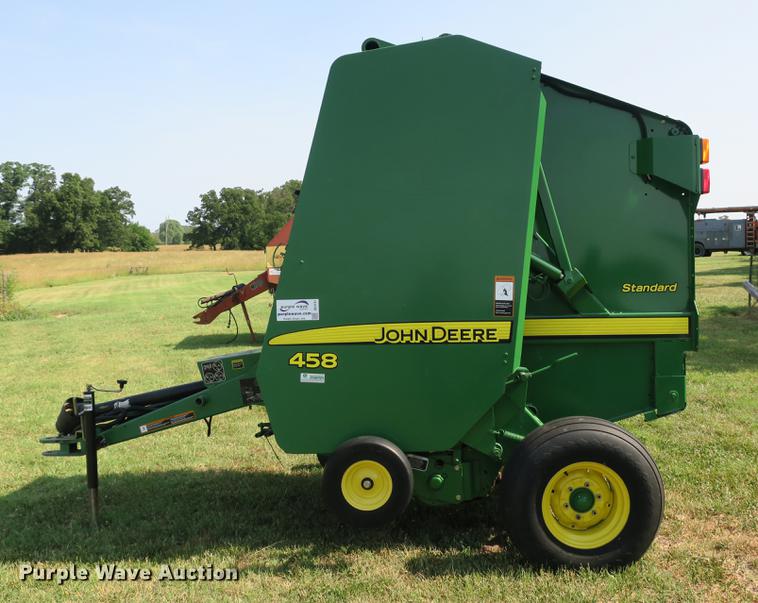 image for item DE3731 2009 John Deere 458 round baler