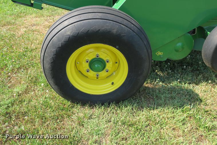 image for item DE3731 2009 John Deere 458 round baler