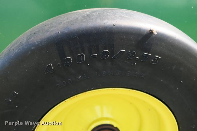 image for item DE3731 2009 John Deere 458 round baler