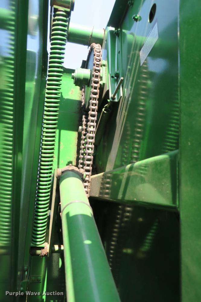 image for item DE3731 2009 John Deere 458 round baler