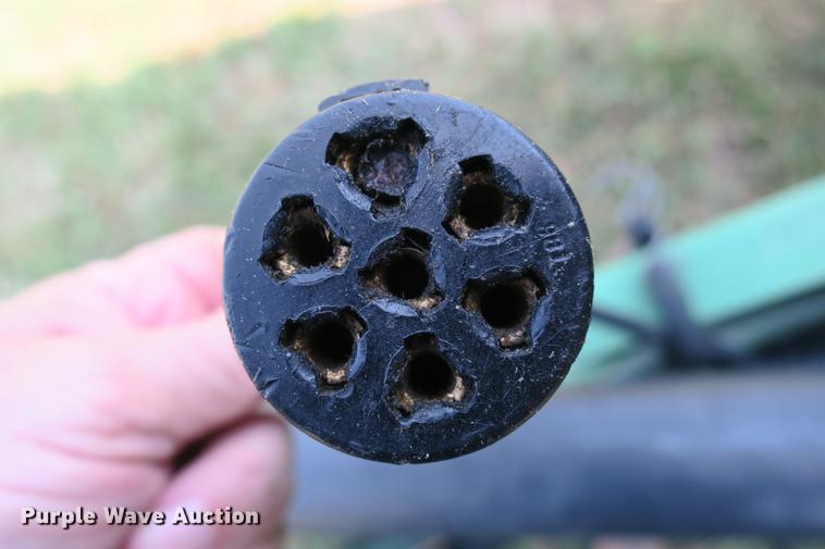 image for item DE3731 2009 John Deere 458 round baler