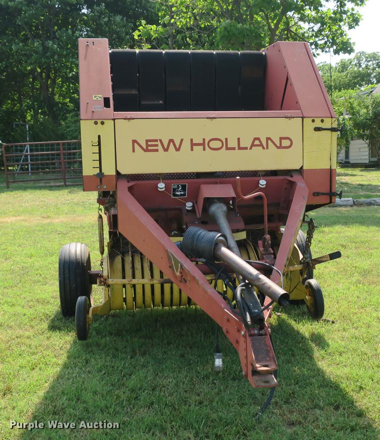 image for item DE3735 New Holland 630 round baler