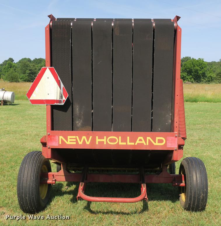 image for item DE3735 New Holland 630 round baler