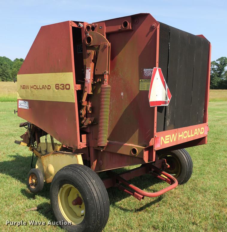 image for item DE3735 New Holland 630 round baler