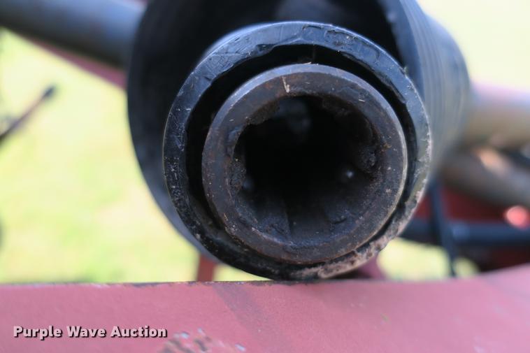 image for item DE3735 New Holland 630 round baler