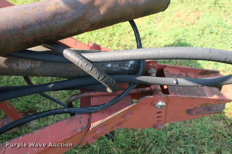 image for item DE3735 New Holland 630 round baler