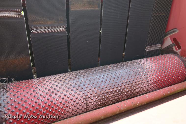 image for item DE3735 New Holland 630 round baler