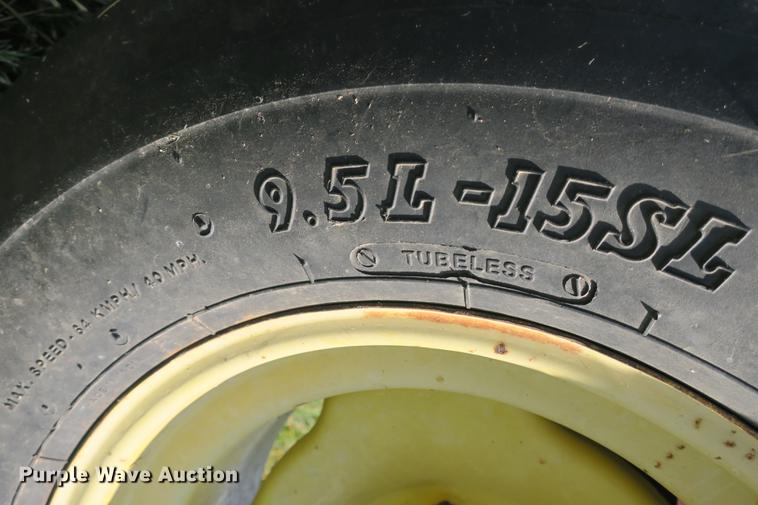 image for item DE3735 New Holland 630 round baler