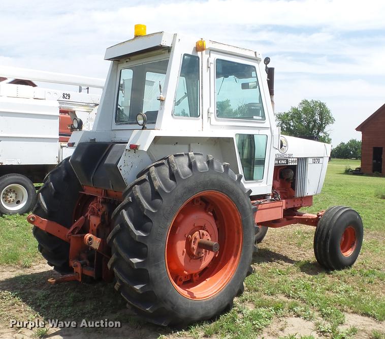 image for item DE7118 Case 1370 Agri-King tractor