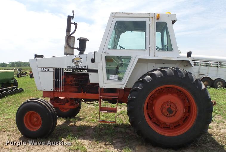 image for item DE7118 Case 1370 Agri-King tractor