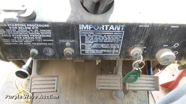 image for item DE7118 Case 1370 Agri-King tractor