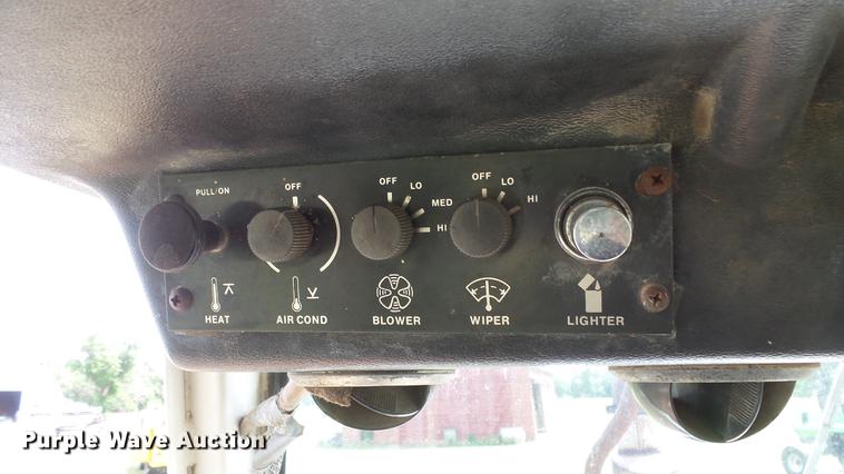 image for item DE7118 Case 1370 Agri-King tractor