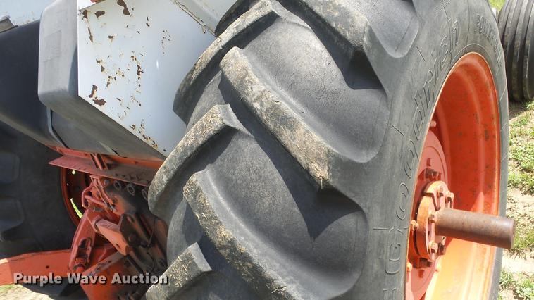 image for item DE7118 Case 1370 Agri-King tractor