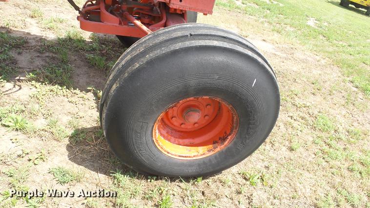 image for item DE7118 Case 1370 Agri-King tractor