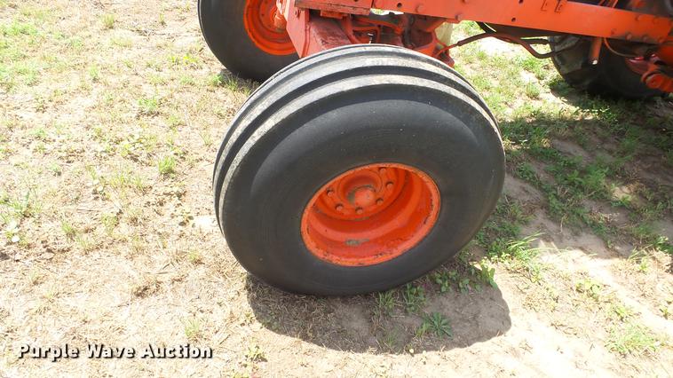 image for item DE7118 Case 1370 Agri-King tractor