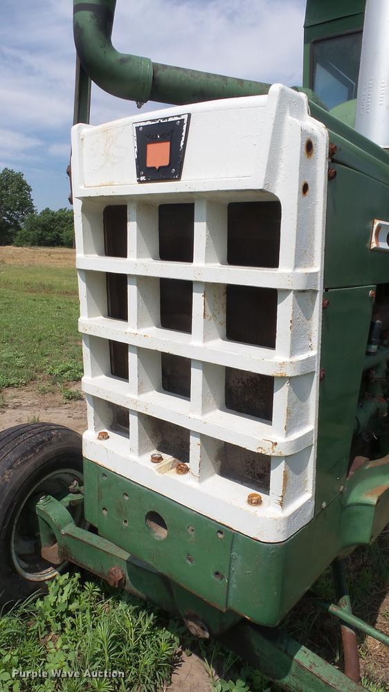 image for item DE7122 Oliver 1850 tractor