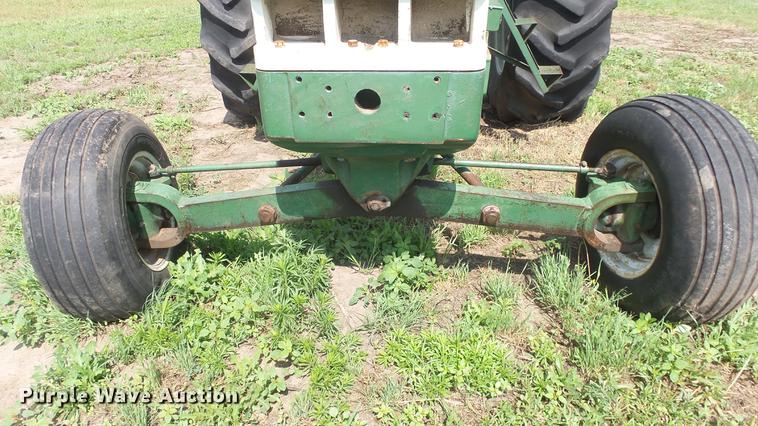 image for item DE7122 Oliver 1850 tractor