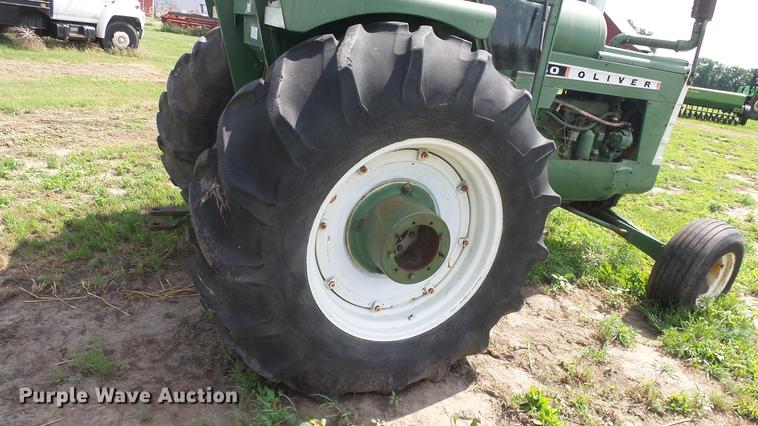 image for item DE7122 Oliver 1850 tractor
