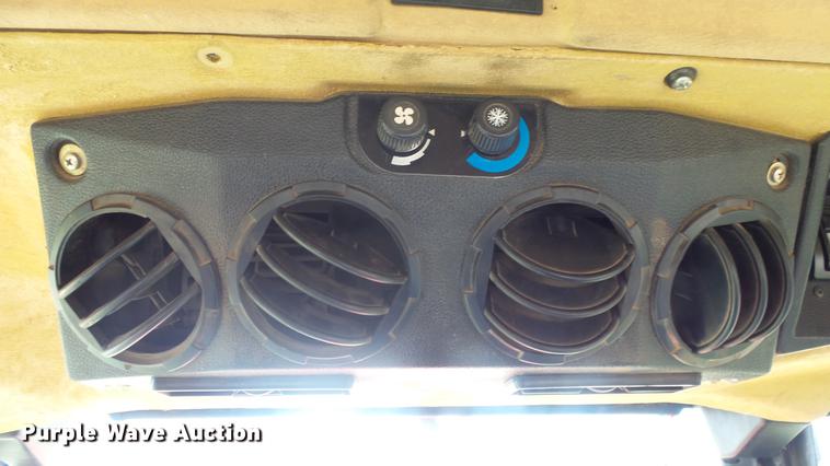 image for item DE7145 1991 AGCO Allis 6670 tractor