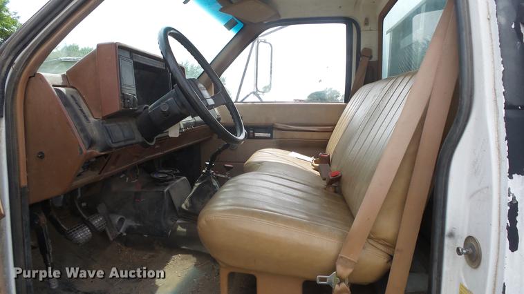 image for item DE7146 1991 GMC TopKick dump flatbed truck