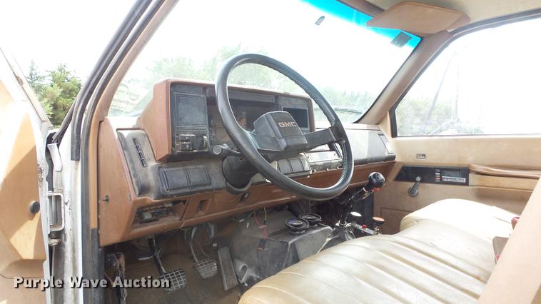 image for item DE7146 1991 GMC TopKick dump flatbed truck