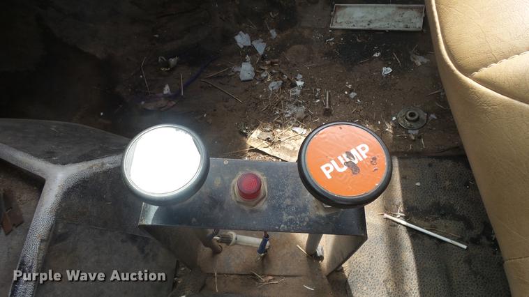 image for item DE7146 1991 GMC TopKick dump flatbed truck