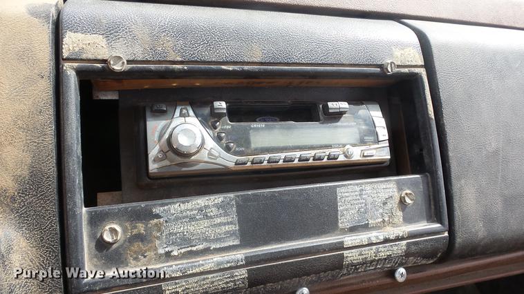 image for item DE7146 1991 GMC TopKick dump flatbed truck