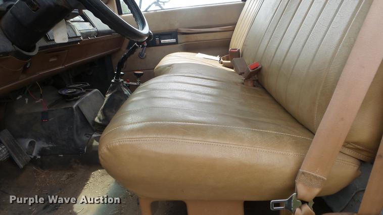 image for item DE7146 1991 GMC TopKick dump flatbed truck