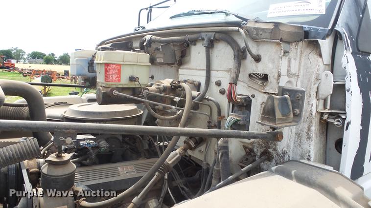 image for item DE7146 1991 GMC TopKick dump flatbed truck