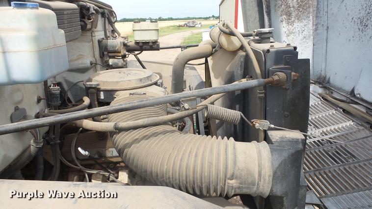 image for item DE7146 1991 GMC TopKick dump flatbed truck