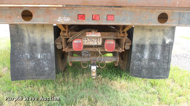 image for item DE7146 1991 GMC TopKick dump flatbed truck