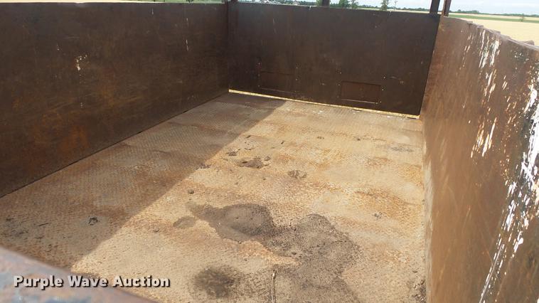 image for item DE7146 1991 GMC TopKick dump flatbed truck