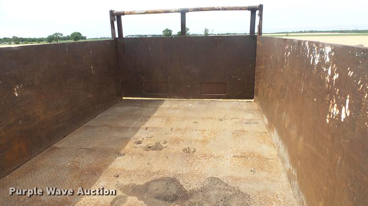 image for item DE7146 1991 GMC TopKick dump flatbed truck