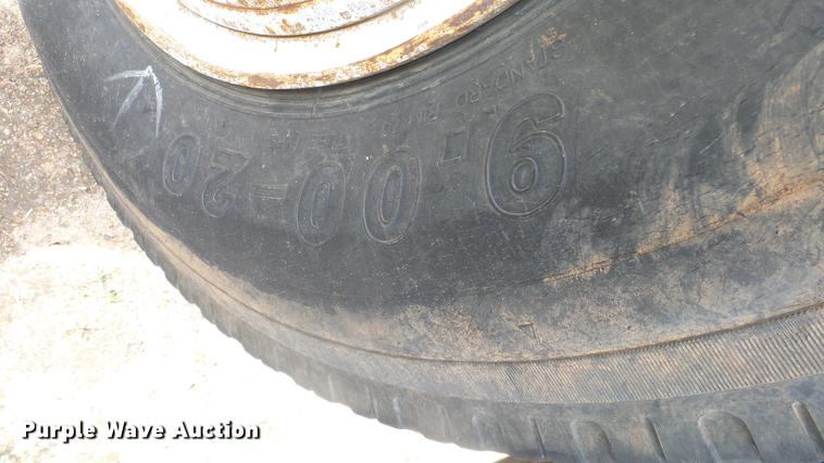 image for item DE7146 1991 GMC TopKick dump flatbed truck