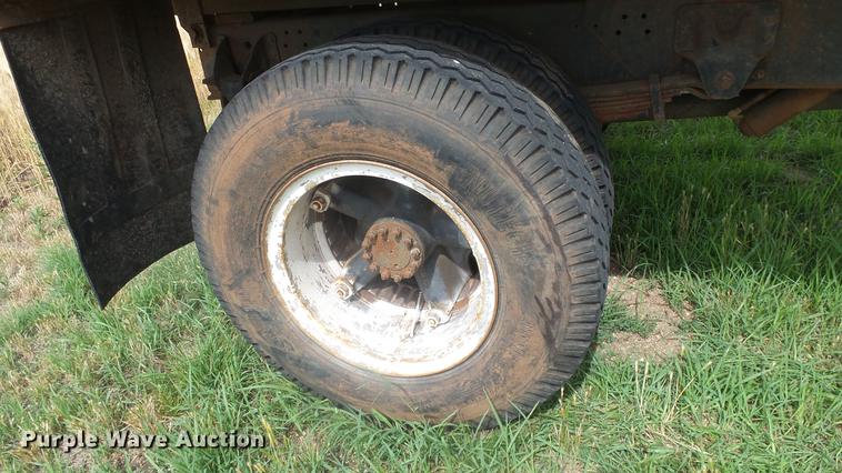 image for item DE7146 1991 GMC TopKick dump flatbed truck