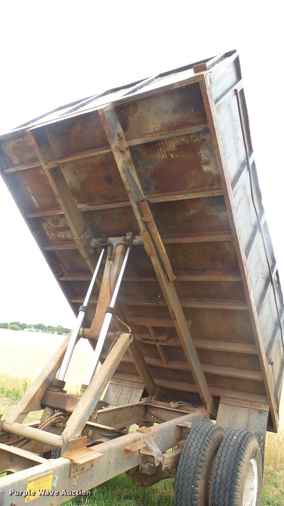 image for item DE7146 1991 GMC TopKick dump flatbed truck