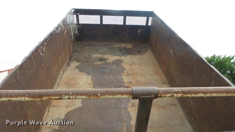 image for item DE7146 1991 GMC TopKick dump flatbed truck