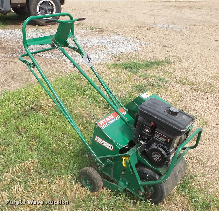 image for item DE7153 Ryan Lawnaire IV aerator