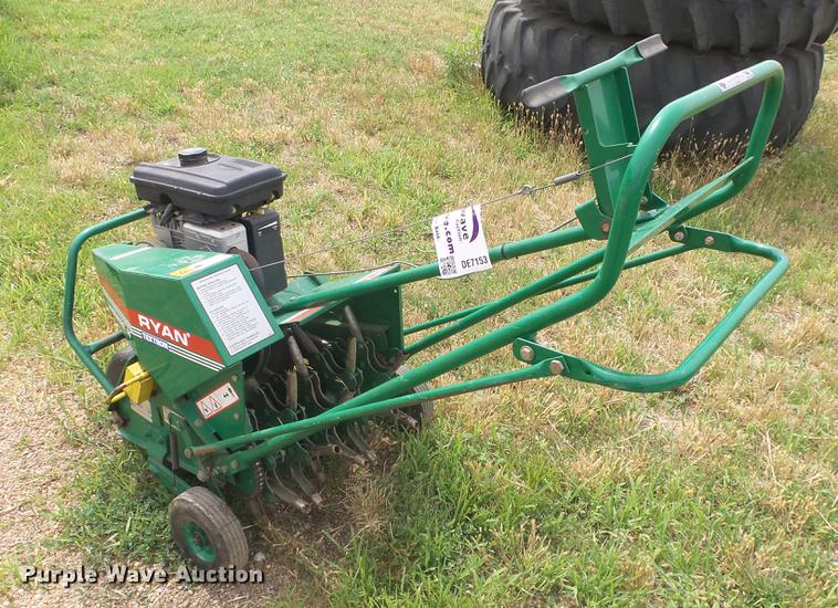 image for item DE7153 Ryan Lawnaire IV aerator