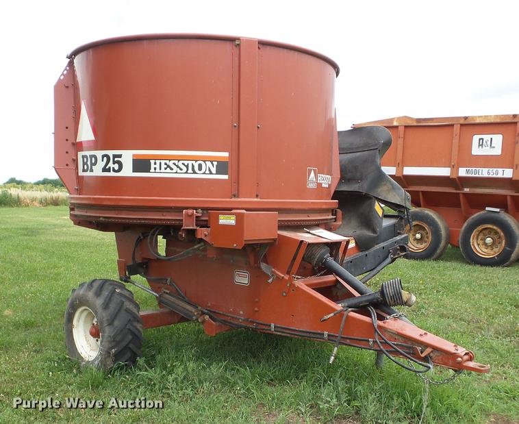 image for item EI9838 Hesston BP25 bale processor
