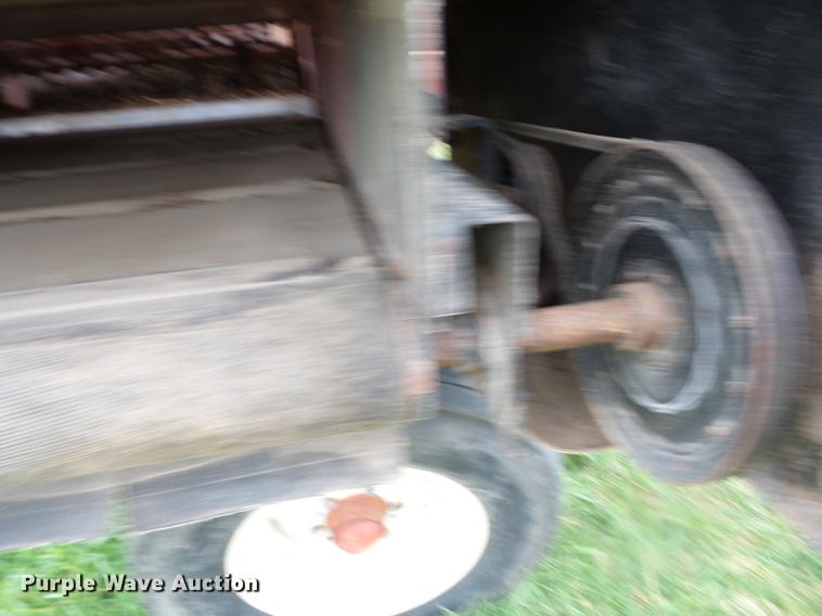 image for item EI9838 Hesston BP25 bale processor