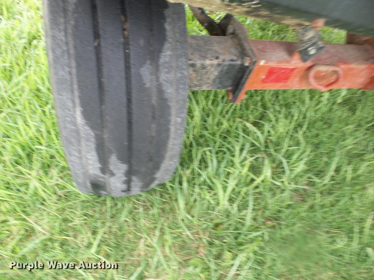 image for item EI9838 Hesston BP25 bale processor