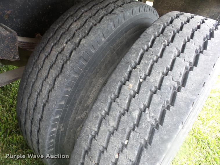 image for item EI9839 1974 Ford 9000 grain truck