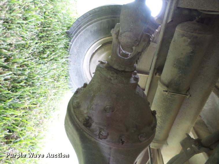 image for item EI9839 1974 Ford 9000 grain truck